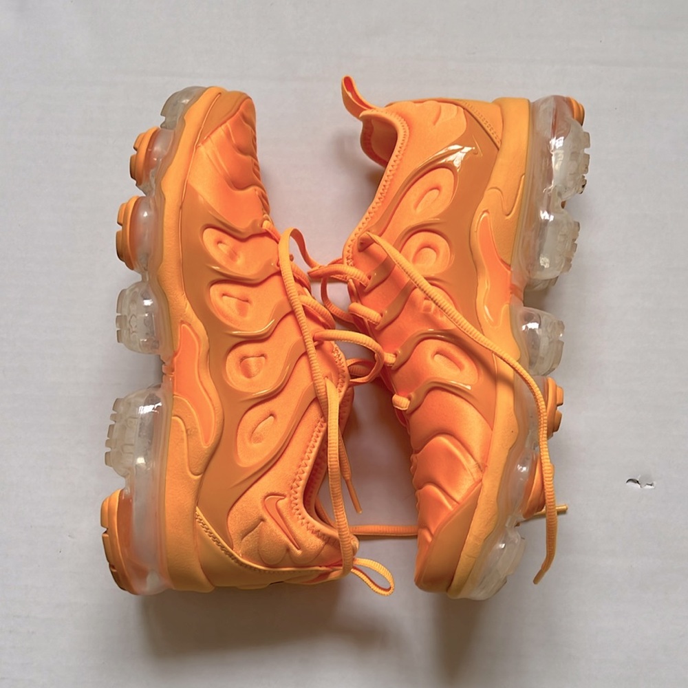 Women's air vapormax plus